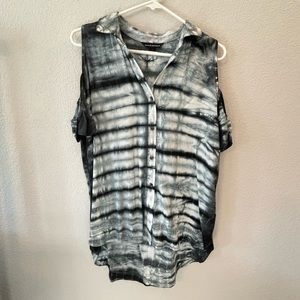 Rock & Republic Medium Cold Shoulder Hi Low Top